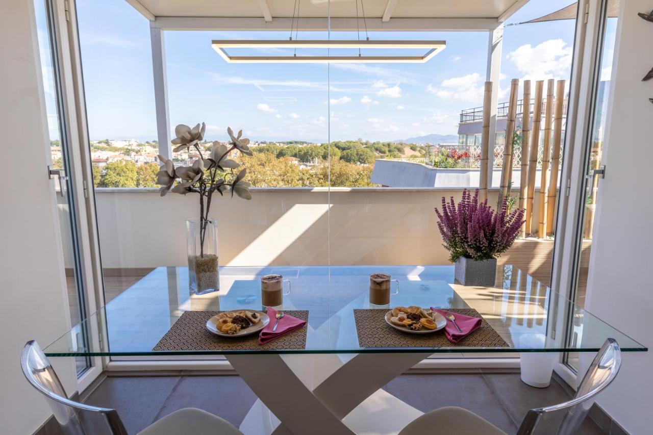 Penthouse With A Panoramic Rooftop In Trastevere With Seasonally Jacuzzi Řím Exteriér fotografie